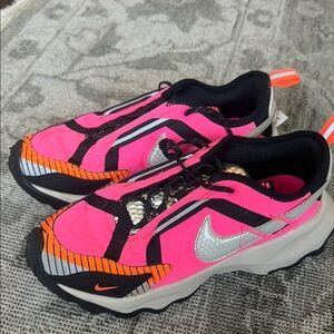 Nike Women's Shoes - Pink, Black, Orange, Silver
